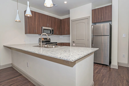 Avanti-Legacy-Emerald-Point 33